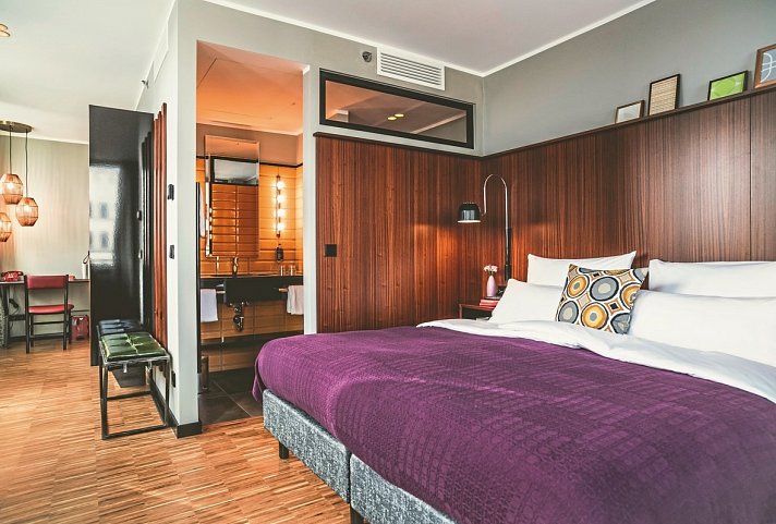 HENRI Hotel Düsseldorf - Wohnbeispiel Doppelzimmer M-Studio (Zimmercodierungen DB1, DB2, DB3, EB1, EB2 & EB3)