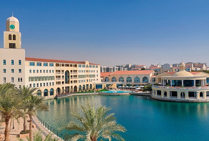 Millennium Lakeview Hotel