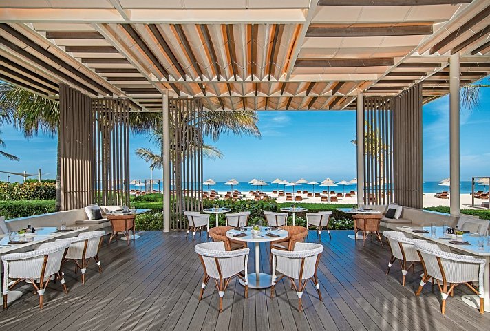 Al Zorah Beach Resort - Aquario Restaurant