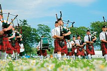 Bahnerlebnisreise Schottland - schottische Band