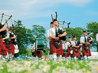 Bahnerlebnisreise Schottland - schottische Band