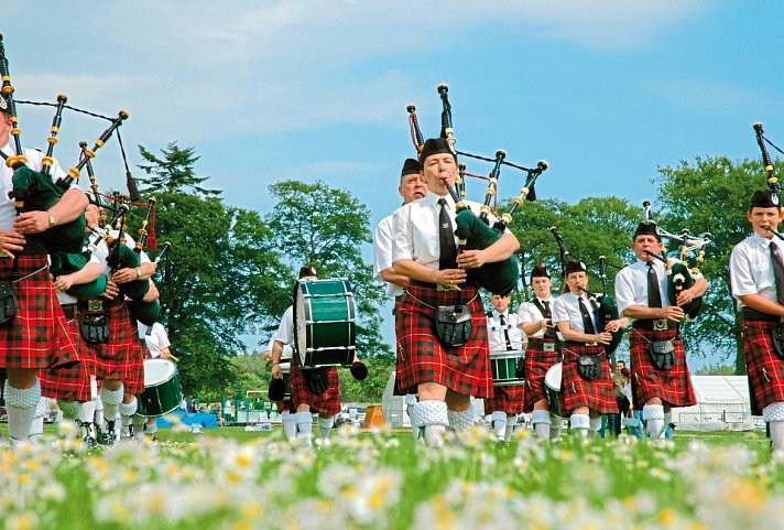 Bahnerlebnisreise Schottland - schottische Band
