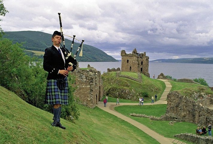 Schottland im Rampenlicht inkl. Norden 11 Nächte - Urquhart Castle, Loch Ness