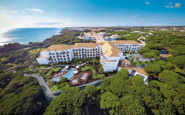 Pine Cliffs Hotel, a Luxury Collection Resort