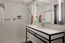 Tivoli Marina Vilamoura - Beispiel Bad (Zimmercodierungen DMH, DMM & JBM)