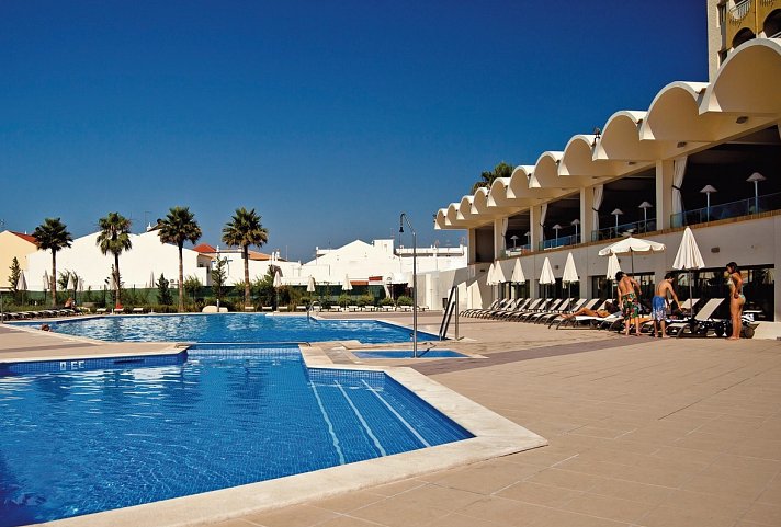 Ozadi Altura Beach Resort