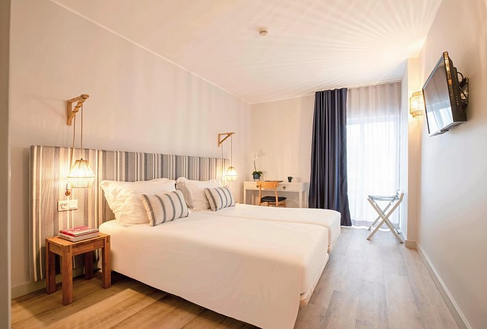 Aqualuz Lagos by Editory - Wohnbeispiel Apt. 1 Schlafzimmer Stadtblick (Zimmercodierung AB1)