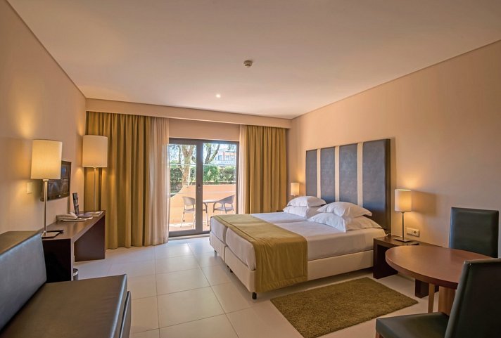 Vila Galé Atlantico - Wohnbeispiel Doppelzimmer Gartenblick (Zimmercodierung DBG)