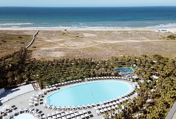Wine & Books by the Sea Algarve Resort