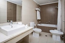 Alfagar Village - Beispiel Bad Appartement (Zimmercodierungen ABG, ABM, OBG & OBM)