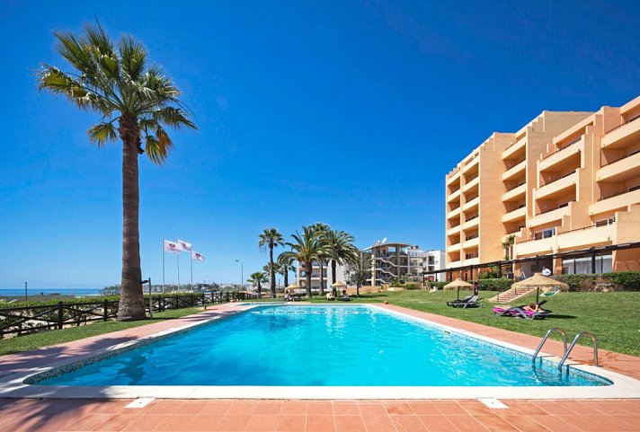 Meia Praia Lagos Beach Club Apartments