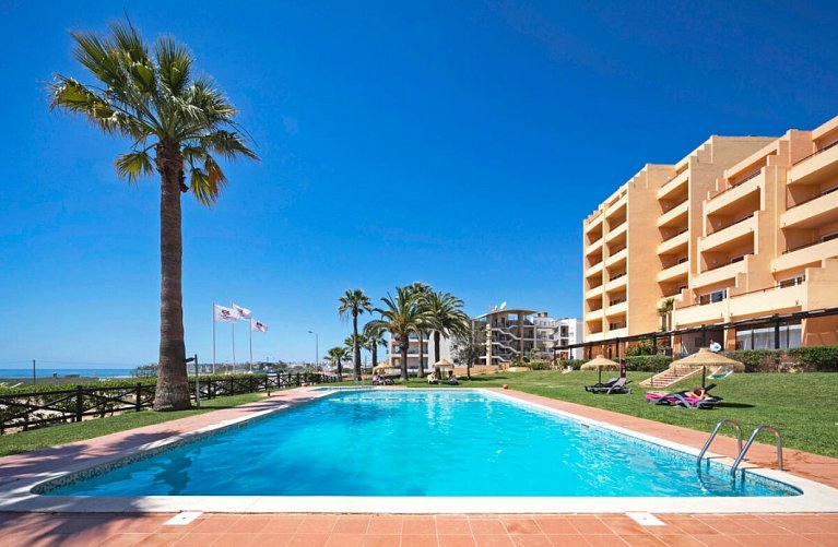 Meia Praia Lagos Beach Club Apartments