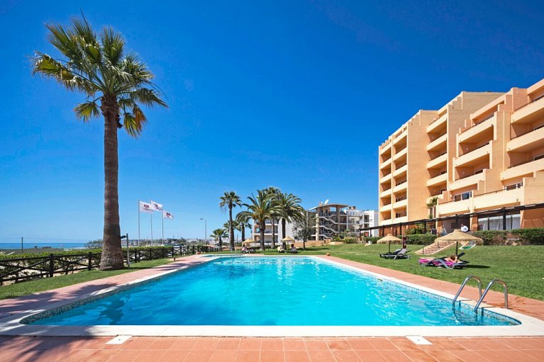 Meia Praia Lagos Beach Club Apartments