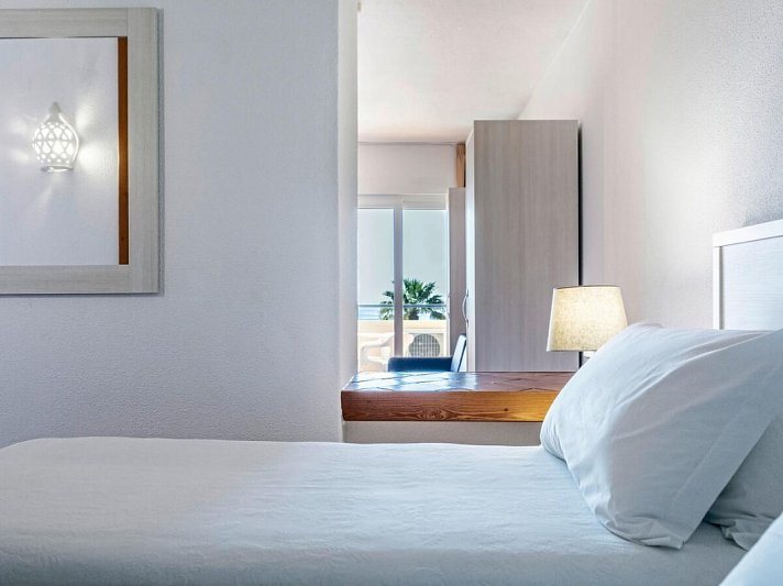 Meia Praia Lagos Beach Club Apartments