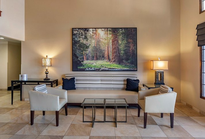 Best Western Town & Country Lodge