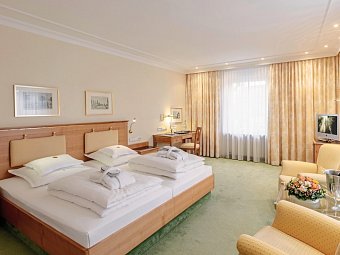 Hotel Bayerischer Hof - Wohnbeispiel Doppelzimmer Westflügel (Zimmercodierung DB1)