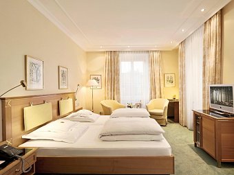 Hotel Reutemann-Seegarten - Wohnbeispiel Doppelzimmer Seite (Zimmercodierung DB1)