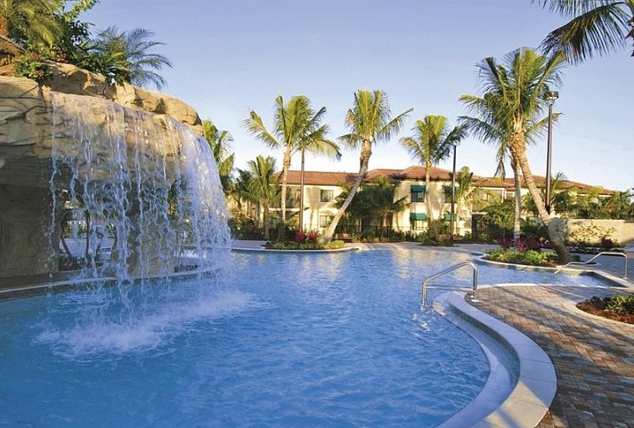 Naples Bay Resort