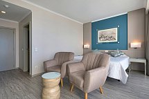 Orca Praia - Wohnbeispiel Doppelzimmer Deluxe Meerblick (Zimmercodierungen DDM & D1M)