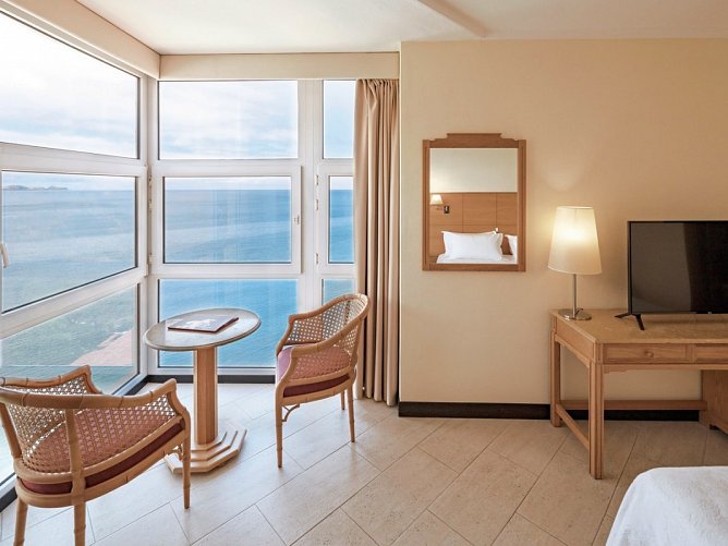 Baía Madeira Hotel - Wohnbeispiel Juniorsuite Komfort (Zimmercodierung JFN)