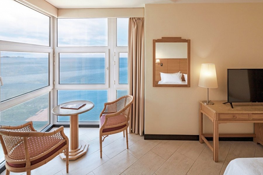 Baía Madeira Hotel - Wohnbeispiel Juniorsuite Komfort (Zimmercodierung JFN)
