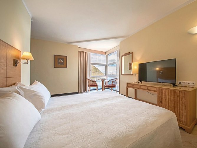 Baía Madeira Hotel - Wohnbeispiel Juniorsuite Komfort (Zimmercodierung JFN)