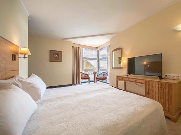 Baía Madeira Hotel