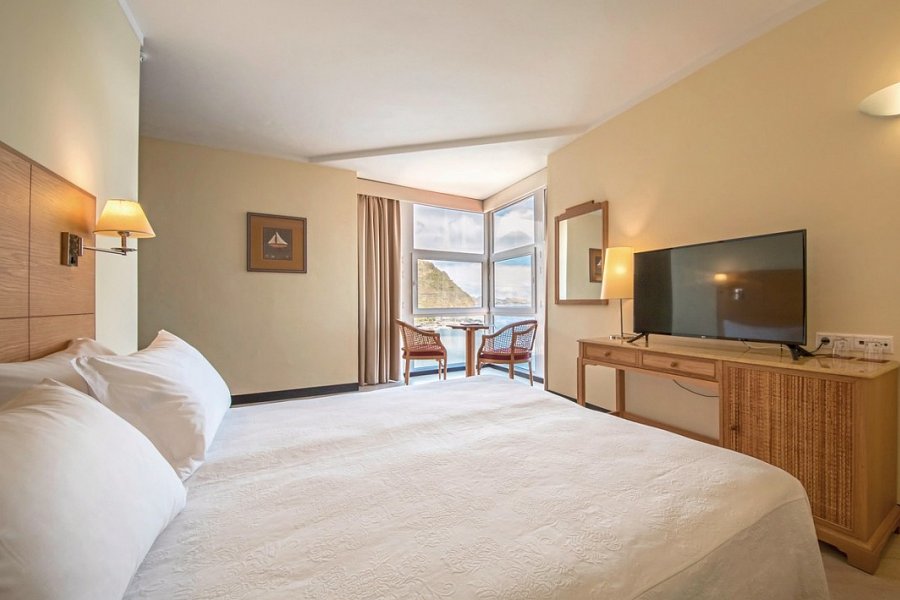 Baía Madeira Hotel - Wohnbeispiel Juniorsuite Komfort (Zimmercodierung JFN)