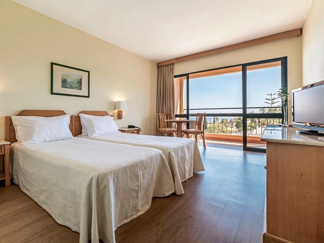 Garajau Madeira Hotel - Wohnbeispiel Doppelzimmer Classic Gartenblick (Zimmercodierung DBG)