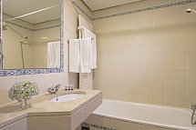 Quinta Santo Antonio da Serra - Beispiel Bad (Zimmercodierungen BB1 & BB2)