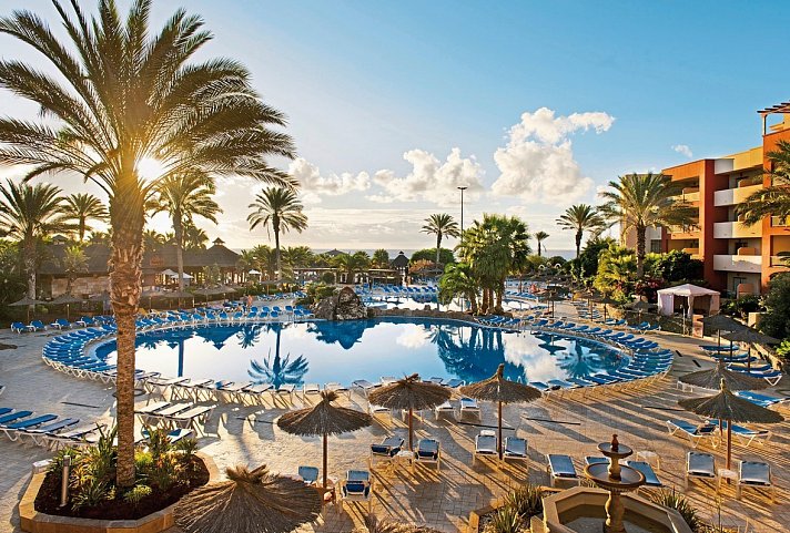 Elba Carlota Beach & Golf Resort