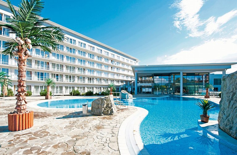 Ikar Plaza