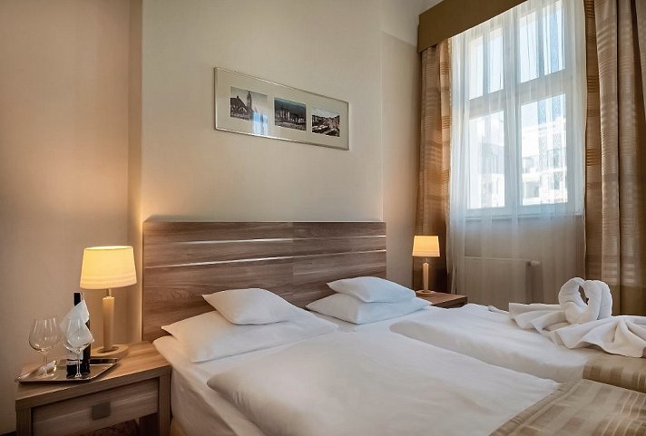 Cesarskie Ogrody - Wohnbeipiel Doppelzimmer Haupthaus (Zimmercodierungen DB1 & EB1)