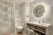 Center Parcs Bispinger Heide - Wohnbeispiel Hotelzimmer Premium (Zimmercodierungen DM1 & DM2)