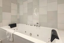 Center Parcs Bispinger Heide - Wohnbeispiel Hotelzimmer Premium (Zimmercodierungen DM1 & DM2)