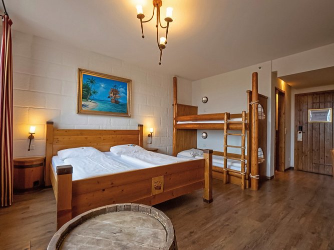 Heide Park Abenteuerhotel - Wohnbeispiel Piratenzimmer Abenteuer (Zimmercodierungen XB3 & XB4)