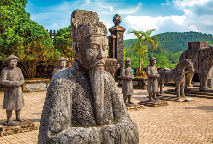 Best of Vietnam & Kambodscha (Privatreise) - Grab von Khai Dinh in Hue