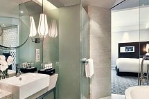 Pan Pacific Hanoi - Wohnbeispiel Bad Pacific Club Lake View (Zimmercodierung UL2)