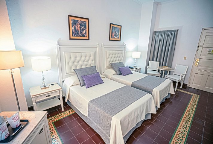 Inglaterra - Wohnbeispiel Double with Balcony (Zimmercodierung DB2)