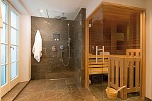 Benen-Diken-Hof - Wohnbeispiel Luxus Spa Suite (Zimmercodierung WU1)