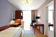 Hotel Helgoländer Klassik - Wohnbeispiel Einzelzimmer seitliche Seesicht (Zimmercodierungen EBN & EB1)