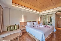 Beyond Resort Karon - Wohnbeispiel Deluxe Premier Seaview (Zimmercodierung UMM)