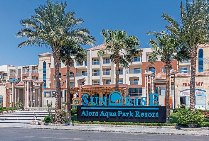 SUNRISE Alora Aqua Park Resort