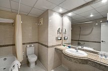 Bella Vista Resort - Beispiel Bad Familienzimmer (Zimmercodierung FB1)