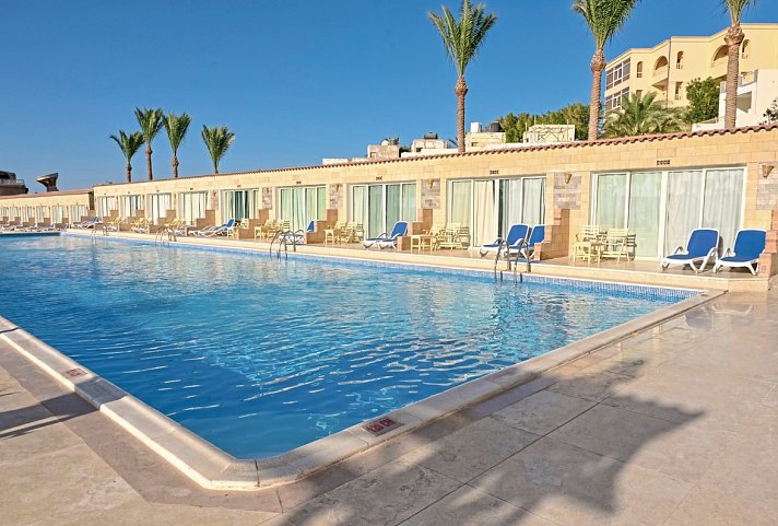 SUNRISE Aster Aqua Park Resort - Beispiel Terrasse Doppelzimmer Swim Up (Zimmercodierungen U1Q & DCQ)