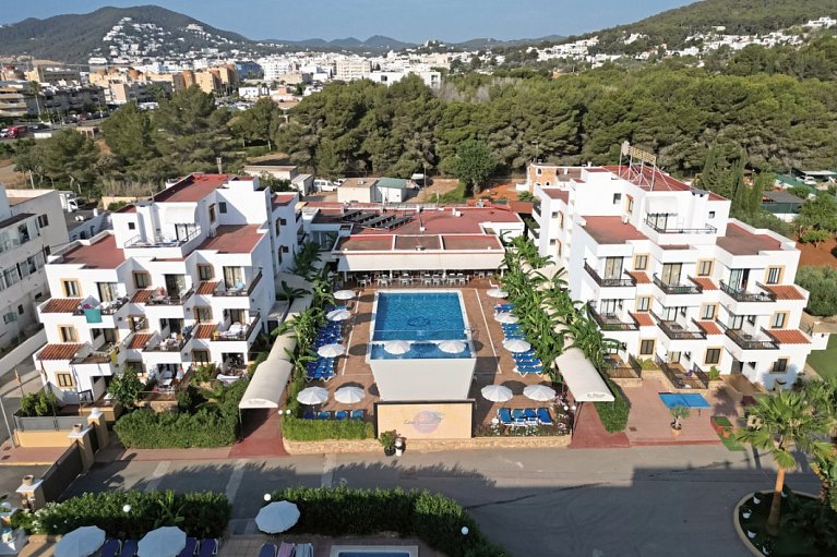 Invisa Aparthotel Casa Luis