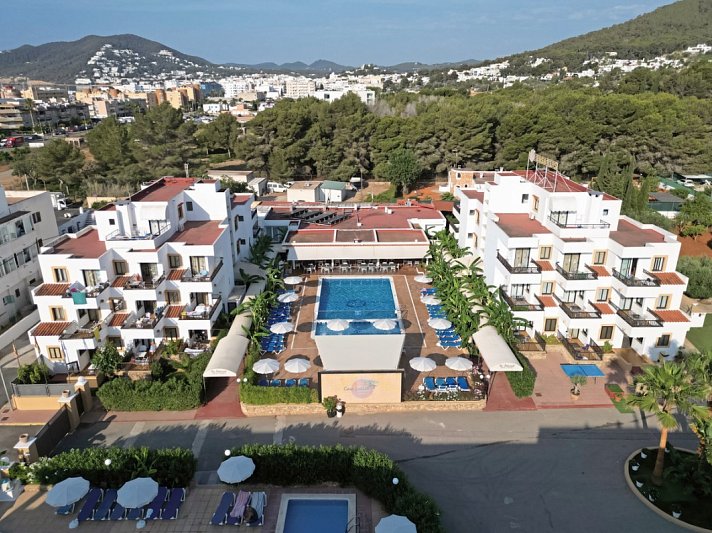 Invisa Aparthotel Casa Luis