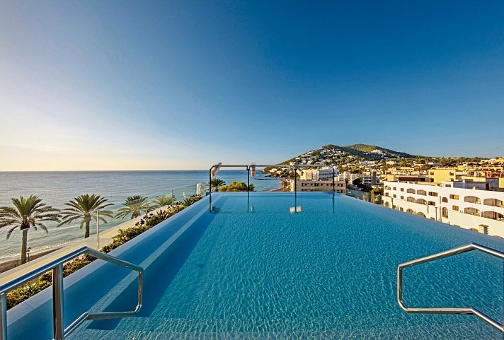 W Ibiza - GLOW Infinity Pool