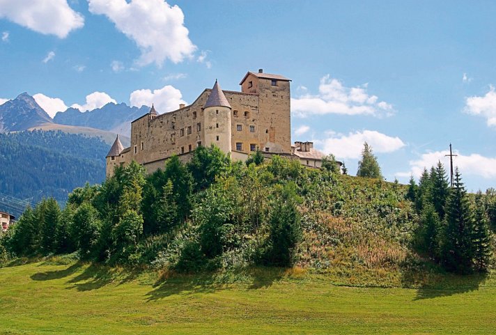 Etsch-Radweg Nauders-Verona - Schloss Nauders