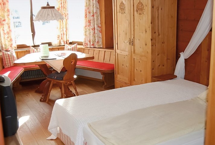 Alpenhotel Speckbacher Hof - Wohnbeispiel Doppelzimmer Nebenhaus (Zimmercodierung D1V)